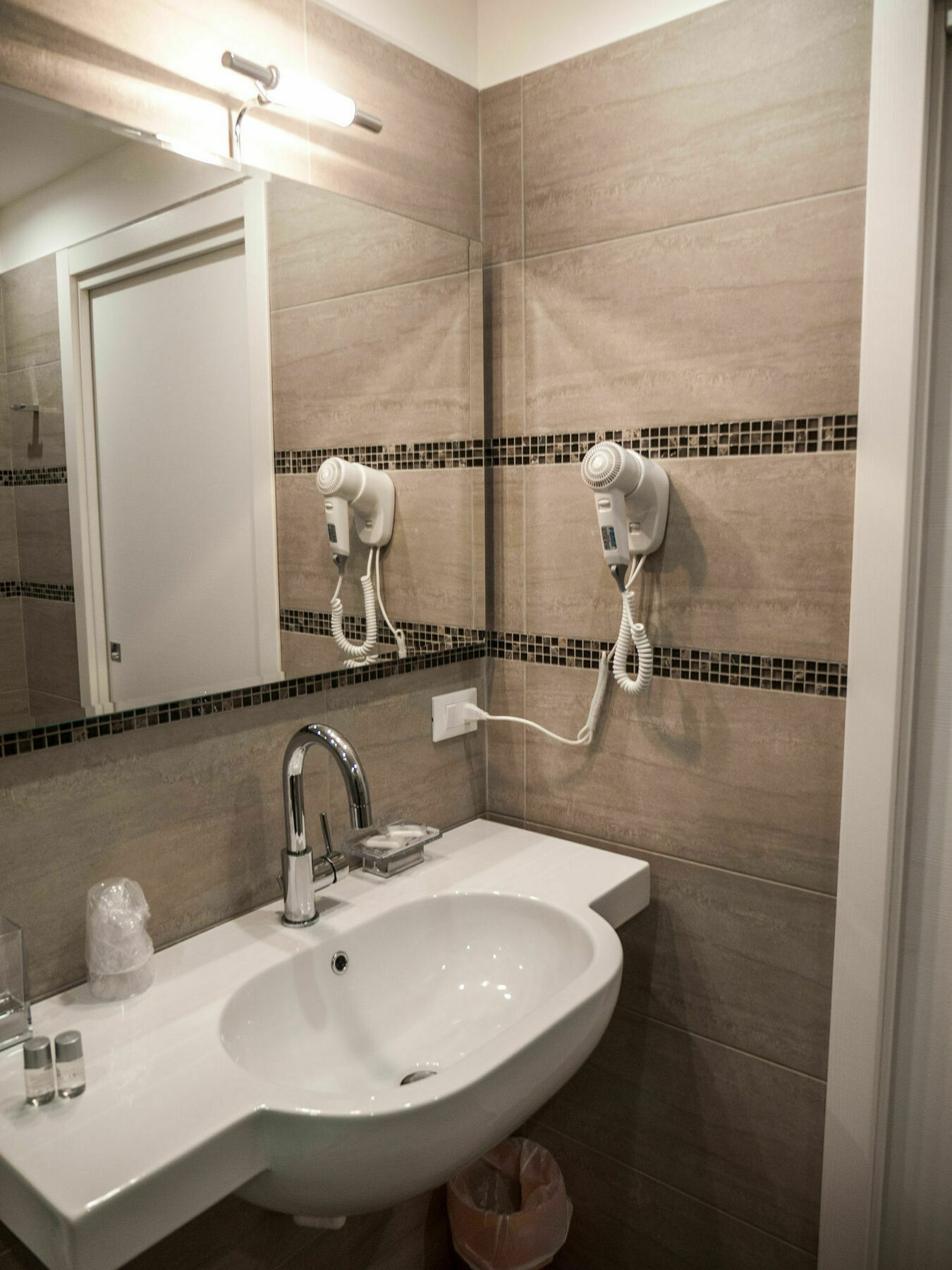 Bed Milano Linate Hotel Kültér fotó